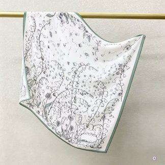 100% Real Crepe de Chine Satin Silk Bandana 70x70cm – Heavyweight 35g Square Scarf with Neat Tailored Edges